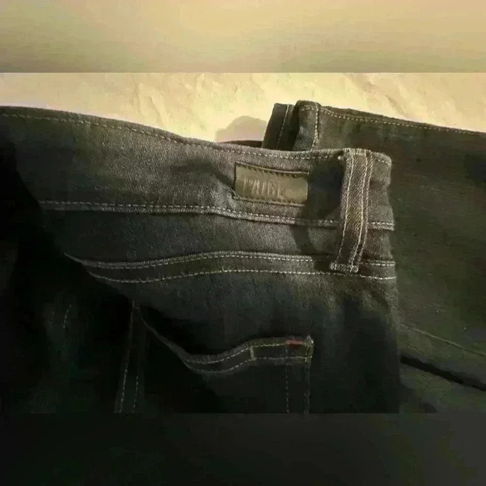 Size 34 or 18 Paige Jeans — Skinny leg soft fabric - Picture 2 of 4